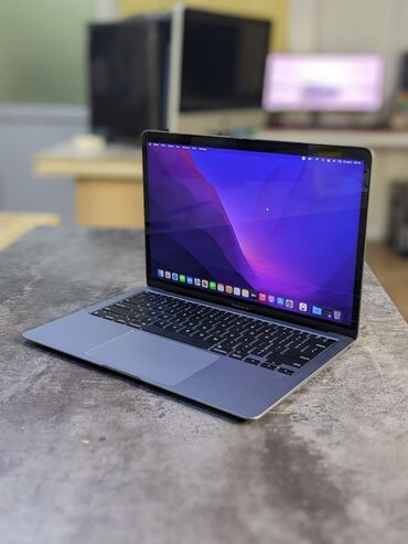 ноутбук: Apple Macbook, 8 ГБ ОЗУ, 13.3 "