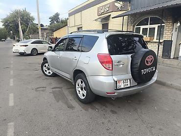 Toyota RAV4: 2006 г., 2.4 л, Типтроник, Бензин, Кроссовер at lalafo.kg Toyota RAV4: 2006 г., 2.4 л, Типтроник, Бензин, Кроссовер