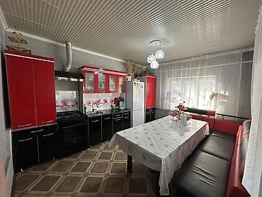 Продажа коттеджей и домов: Продаётся жилой дом 4 соток. Мкр. Учкун г Бишкек 200 метров от — 4