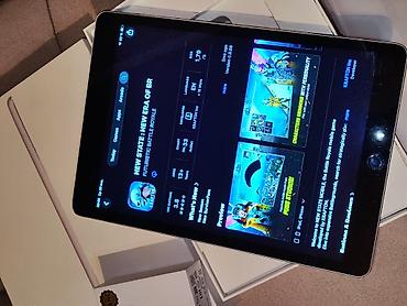 Планшеты: Планшет, Apple, память 64 ГБ, 10" - 11", Wi-Fi, Б/у, цвет - Серебристый — 6