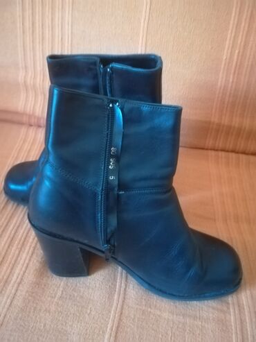 Gležnjače: Gležnjače, 39 — 11