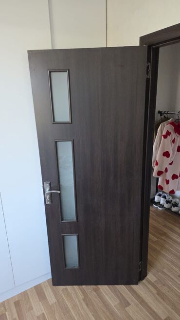 demir qapllar: Qapi 3eded İkisi 200 x80sm
Biri 200x70sm
50azn biri
Ehmedli 9617 leli