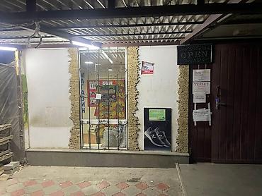 по трассе: Продажа магазинов В жилом доме, 300 м², Старый ремонт, С санузлом, Цокольный этаж этаж — 3