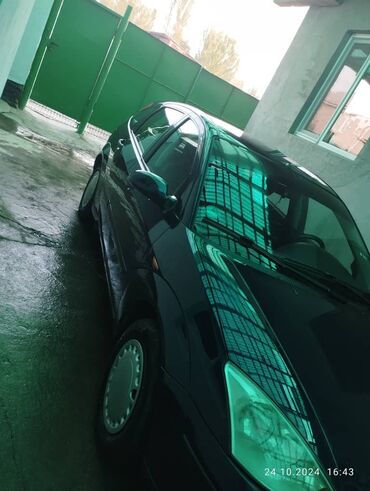 Ford: Ford Focus: 2002 г., 1.6 л, Механика, Бензин, Хэтчбэк — 2