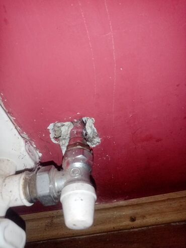 Oprema za grejanje: Ostalo od grejanja, pumpa, boca, cevi radijatori, kolena, manometar — 14