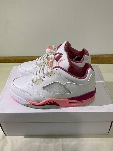 nike jordan: Кроссовки, 37.5, Jordan, Новый, цвет - Белый, Платная доставка, Самовывоз