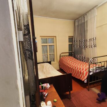 Uzunmüddətli kirayə evlər: 2 otaqlı həyət evi - Girişdə geniş, işıqlı eyvan/hol. Eyvanda məişət — 7