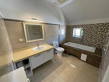 Долгосрочная аренда домов: 300 м², 6 комнат, Парковка, Теплый пол, Балкон застеклен — 14