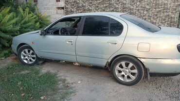 семиместный авто: Nissan Primera: 2001 г., 1.6 л, Механика, Бензин, Седан