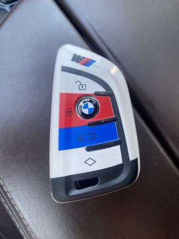 накидка на панель из алькантары: Ключ BMW 2018 г., Б/у, Оригинал, Германия