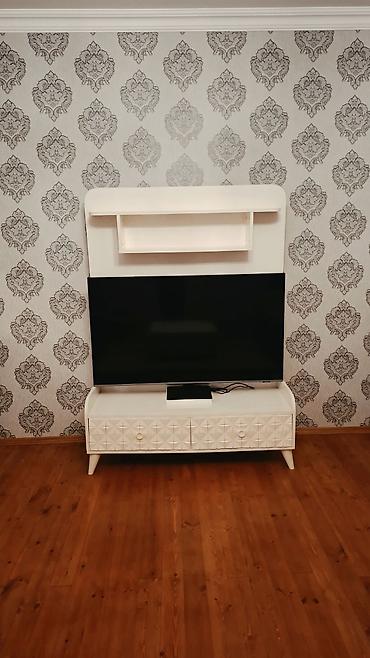 televizor altliqi: TV stendi və divar paneli dəsti - Rəng: ağ - Üslub: müasir — 1