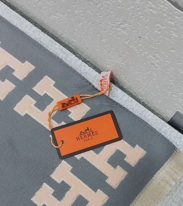 Digər aksesuarlar: Hermes şərfi, xanımlar üçün, təzədir, keyfiyyətlidir. Model: Hermès — 3