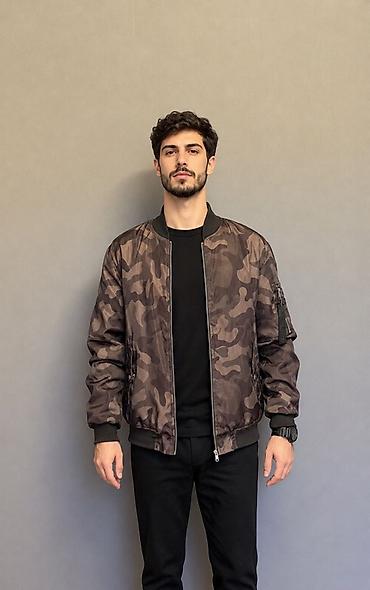 brend kurtka: Bershka gödəkcə kişi üçün: • 160-175 boy üçün daha uyğundu • — 1