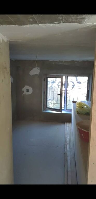 Mağazalar: Tam təmirli sanuzelli mətbəxi olan yaşayışlı ərazinin girişində — 7