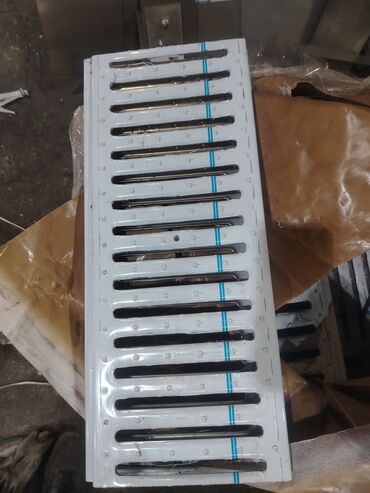 Digər metal məhsullar: Məhsul: Paslanmayan polad məhəccər və aksesuarları Təsvir: - Parlaq — 2