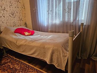 Çarpayılar: Tək nəfərlik çarpayı - Ölçü: təxmini 90×200 sm (tək nəfərlik — 2