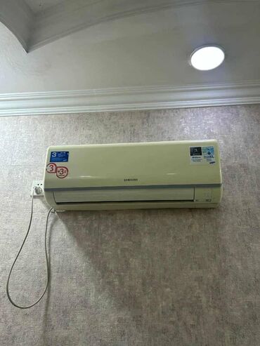 Uzunmüddətli kirayə mənzillər: Komsomol dairəsi,Azərbaycan Dövlət Pedaqoji Kollecinin yanı.Aeroport — 10