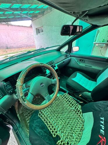 машина лонос: Nissan Prairie: 2 л, Механика, Бензин, Минивэн