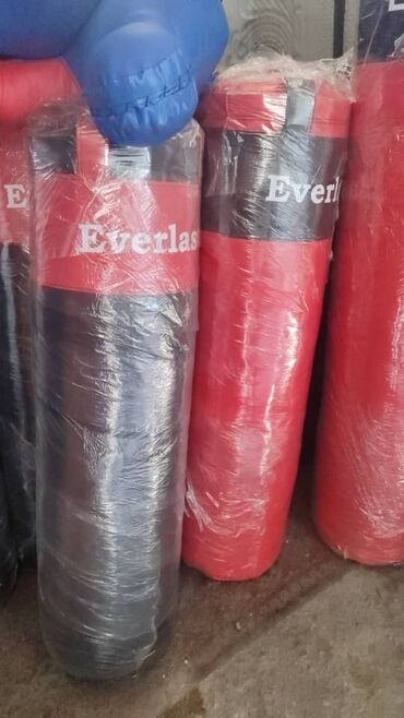 бокс пирчатки: Новые боксерские мешки Everlast. Прочные и надежные, подходят для
