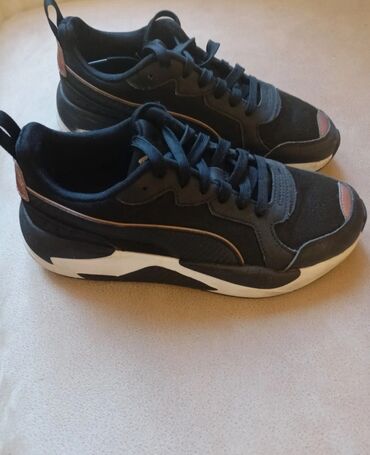 Sneakers & Athletic shoes: Puma, 39, color - Black