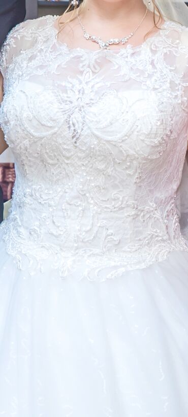 итальянские свадебные платья: Продаю свадебное платье 56 р регулируется до 60 + по всем вопросам