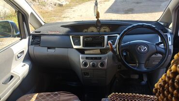 Toyota: Toyota Voxy: 2004 г., 2 л, Автомат, Бензин, Минивэн — 5