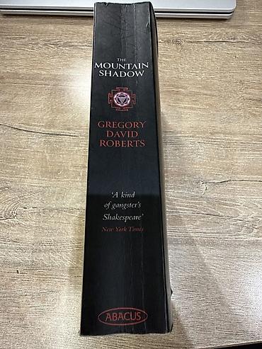 Книги и журналы: Məhsul: The Mountain Shadow – Gregory David Roberts - Nəşriyyat — 3