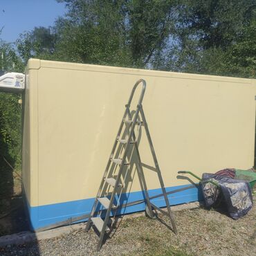 продам термо бутку: Термо бутка с холодильником Длина 3.7 высота 1.9 ширина 1.95 замеры