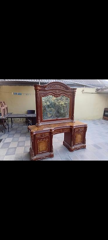 Klassik üslublu güzgülü tirmo - Material: taxta əsaslı, üzərində lalafo.az -da Klassik üslublu güzgülü tirmo - Material: taxta əsaslı, üzərində