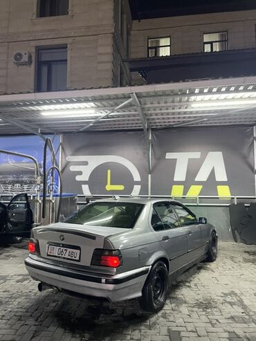 хром на авто: BMW 3 series: 1991 г., 1.8 л, Механика, Бензин, Седан