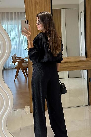 Kompleti: 🩶Komplet
Cena 6100
Vel.S m l
V55 — 5