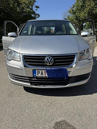 auto srbija.rs: Volkswagen Touran – porodični MPV, srebrna boja. - Motor i pogon — 2