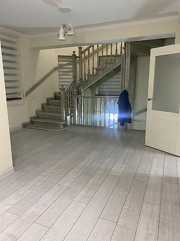 Долгосрочная аренда домов: 300 м², 9 комнат — 1