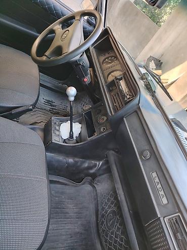 opel vectra b: VAZ 2107 sedan – ağ rəng, 4 qapı. Texniki və xarici xüsusiyyətlər: - — 6