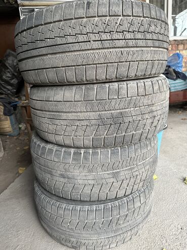 дрифт машина: Шины 225 / 50 / R 17, Зима, Б/у, Легковые, Япония, Bridgestone