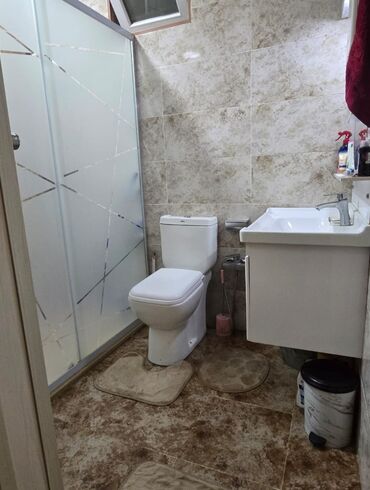 Sifarişlə qonaq dəstləri: 3 otaqlı tam təmirli mənzil interyer komplekti. Kirayə Verilir. Ailəyə — 7