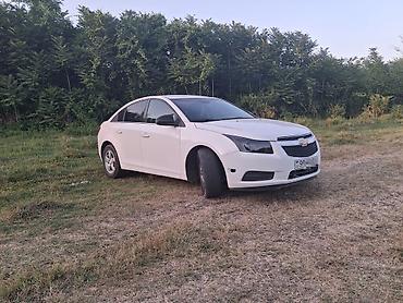 ford fusion ölüxanası: Chevrolet Cruze: 1.4 l | 2014 il Sedan — 5