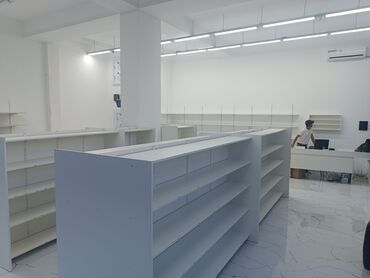 quru vitrin: Magaza baglandigi ucun vitrinler tecili satilir.9m
