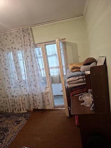 Недвижимость: Продается 2 х комнатная квартира. Планировка и особенности: - Уютная — 3