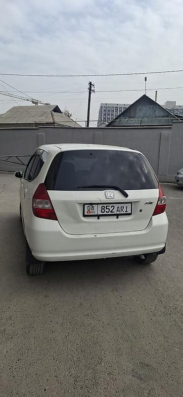 купить авто в кыргызстане с пробегом: Honda Fit: 2002 г., 1.3 л, Вариатор, Бензин, Хэтчбэк — 5