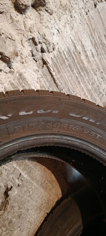 дом на колосах: Комплект зимних шин Gislaved Winter (без шипов), размер 215/60 R16