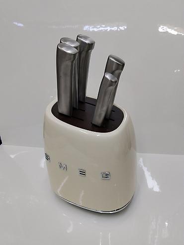 ссср нож: Набор кухонных ножей SMEG с подставкой. Состав: - Шеф-нож - Нож — 1