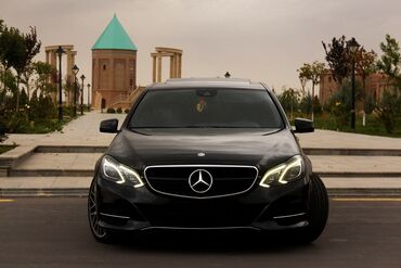 Mercedes-Benz: Mercedes-Benz E 200: 2 l | 2013 il Sedan — 2