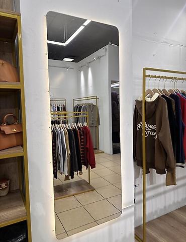 Аренда бутиков: Продается торговое оборудование по хорошей цене Кронштейны, зеркала — 10