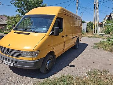 mers c class: Mercedes-Benz Sprinter 410D — жёлтый цельнометаллический фургон — 4