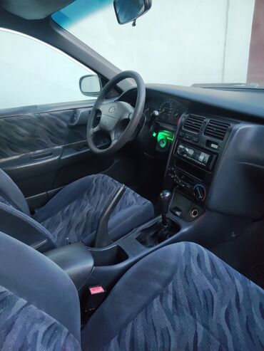 машына прадажа: Toyota Carina: 1997 г., 1.8 л, Механика, Бензин, Седан