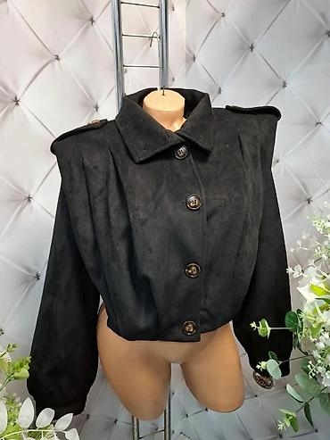 bershka.com srbija: Jaknice od velura 
Cena 4600
Uni vel.
P40 — 2