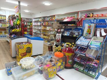 сдается кофейня: Магазин сдаются в аренду вместе с товарами.цена договорная