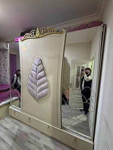 Dolab satılır 250₼. Yaxşı vəziyyətdədir. Ünvan