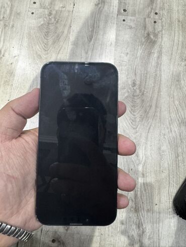 iphone 12 ağ: IPhone 14, Черный